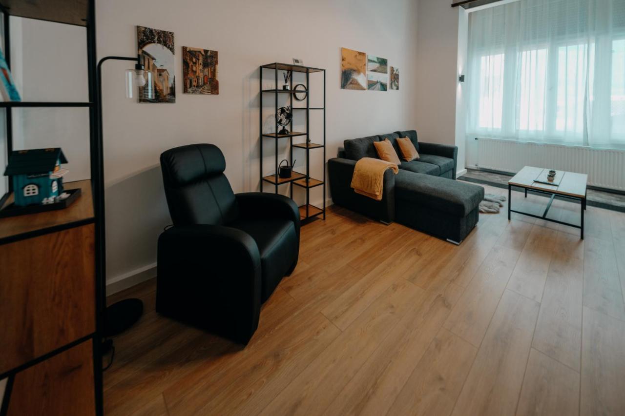 Volenter Lux Apartment Zero Baja Exteriör bild